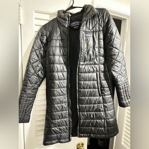 Women’s black Patagonia jacket